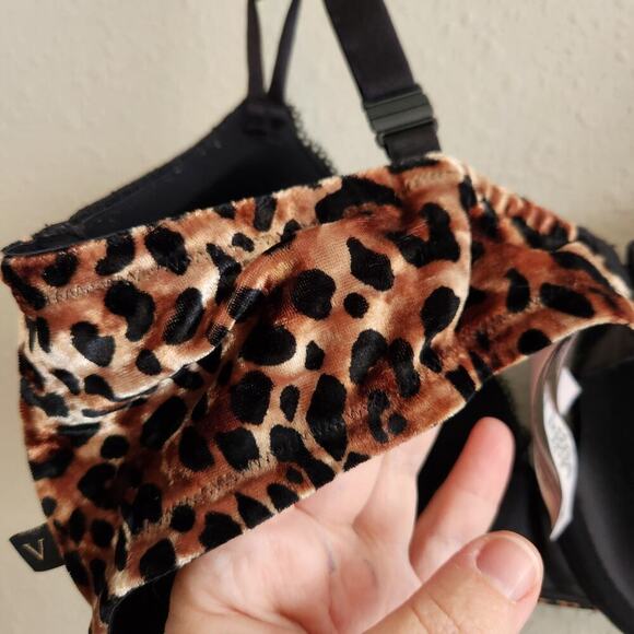 Victoria's Secret Size 36DD Black Lined Demi Bra - Picture 7 of 10